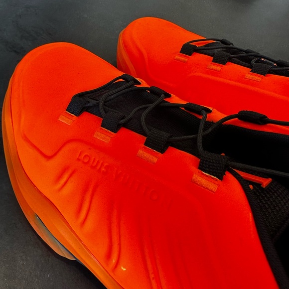 Louis Vuitton
Low trainers
Orange, Rubber - Picture 2 of 7